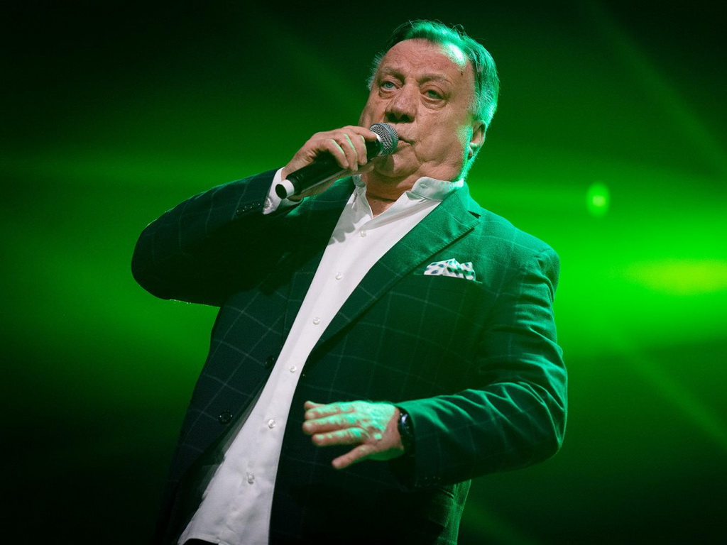 Halid Bešlić, čak 7. put u karijeri, priprema veliki koncert u Areni Zagreb