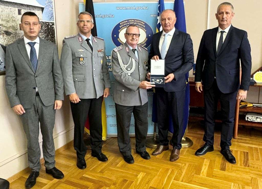 Helez, Galić i Goganović s njemačkim vojnim izaslanicima: Donacija za infrastrukturne objekte OSBiH