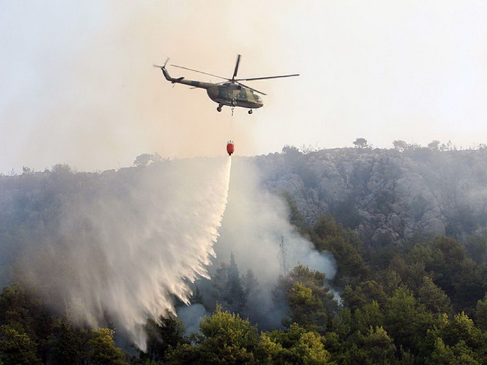 Helikopteri ponovo kreću u pravcu Maglaja, jutros će gasiti požar prema Novom Šeheru