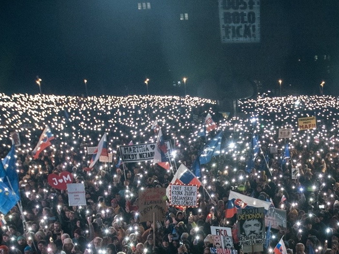 Hiljade Slovaka na ulicama: Traži se ostavka premijera Fica