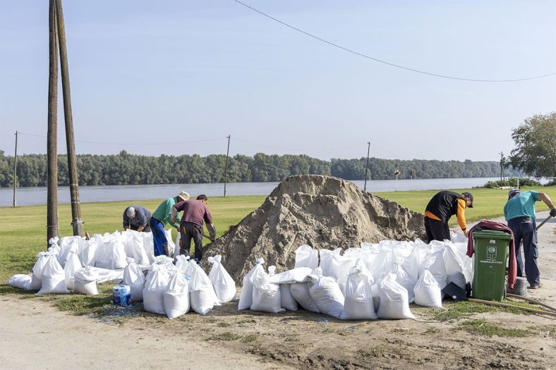 Hrvatska se sprema za poplave: Postavljaju se nasipi, službe na terenu