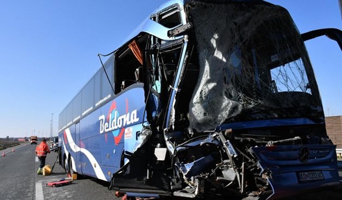 Hrvatska: Sedmero ozlijeđenih u sudaru kamiona i autobusa