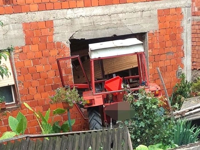 Hrvatska: Traktorom uletio u dnevni boravak