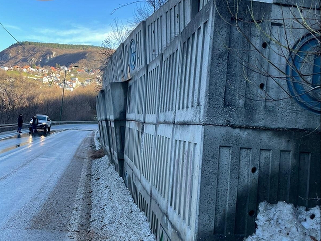 I dalje obustavljen saobraćaj na izlazu iz Sarajeva prema Palama