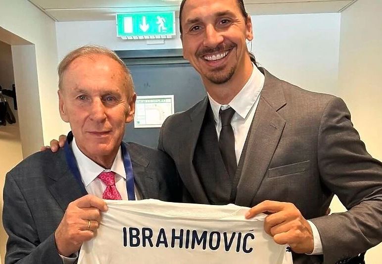 Ibrahimović dobio dres Srbije sa svojim prezimenom od Džajića