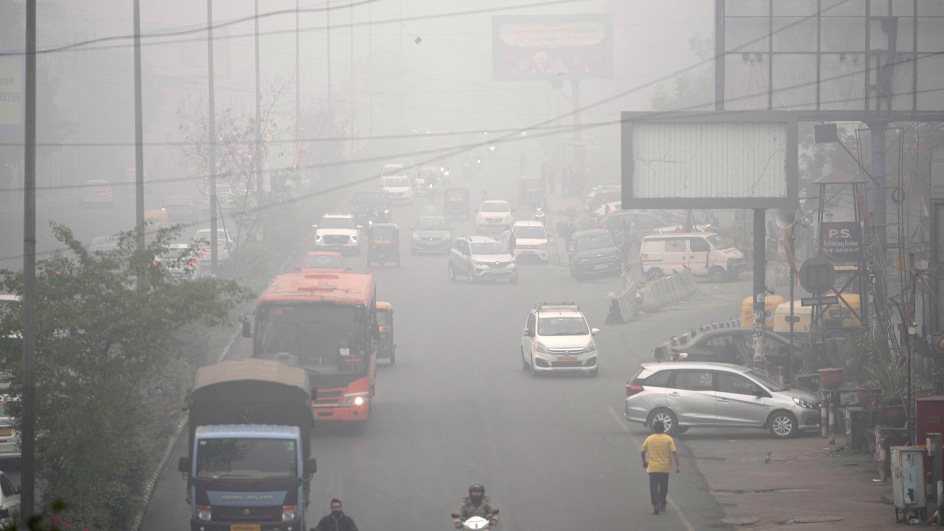 Indija suočena s rekordnim zagađenjem zraka, smog paralizira sjevernu regiju