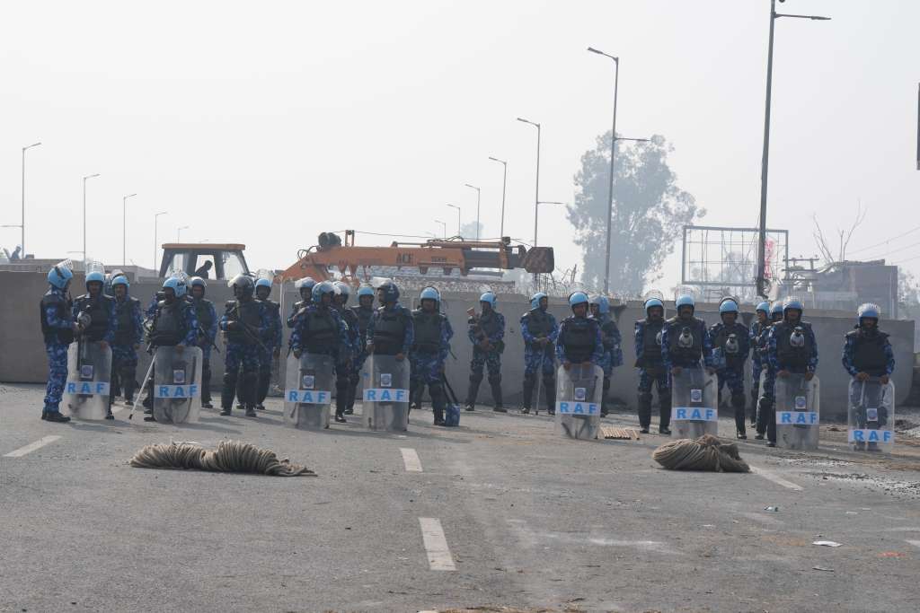 Indijski poljoprivrednici se sukobili sa snagama sigurnosti na putu do New Delhija