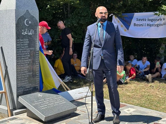 Isak na memorijalnom pohodu 'Pohod na Crni vrh - Marš mira, marš slobode'