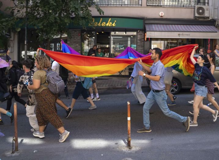 Istanbul: Održana zabranjena Parada ponosa, uhapšeno 15 osoba