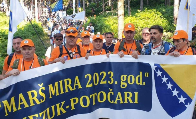 Iz Nezuka do Potočara: U 'Maršu mira' preko 3000 ljudi