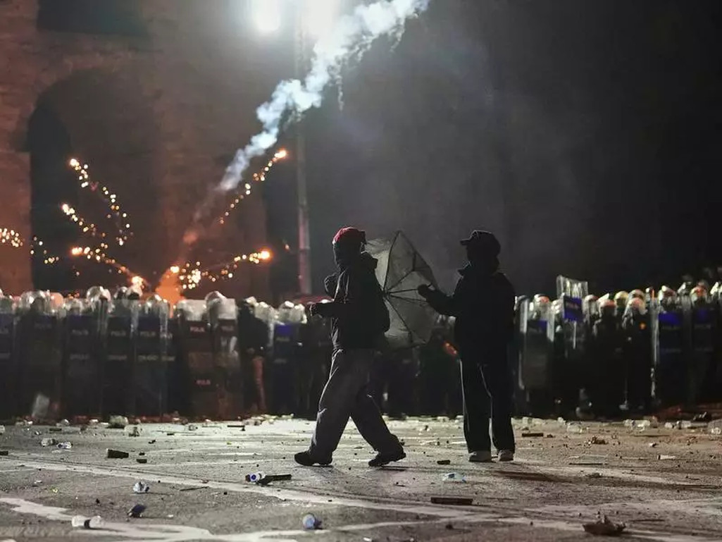 Izbio sukob na velikim protestima u Istanbulu, oglasio se i Imamoglu