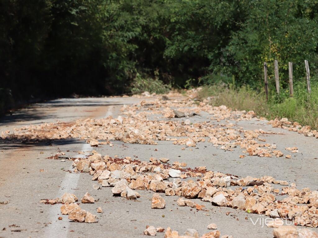 Izmijenjen režim saobraćaja na područjima pogođenim poplavama, klizištima i odronima