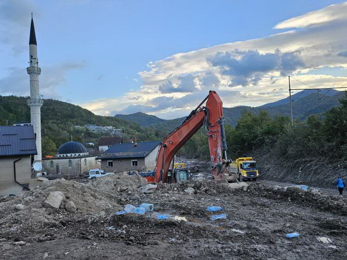 Jablanica i Konjic: Službe na terenu pomažu u saniranju šteta