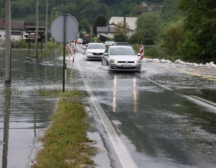 Jablanica potpuno blokirana, upućen apel stanovnicima