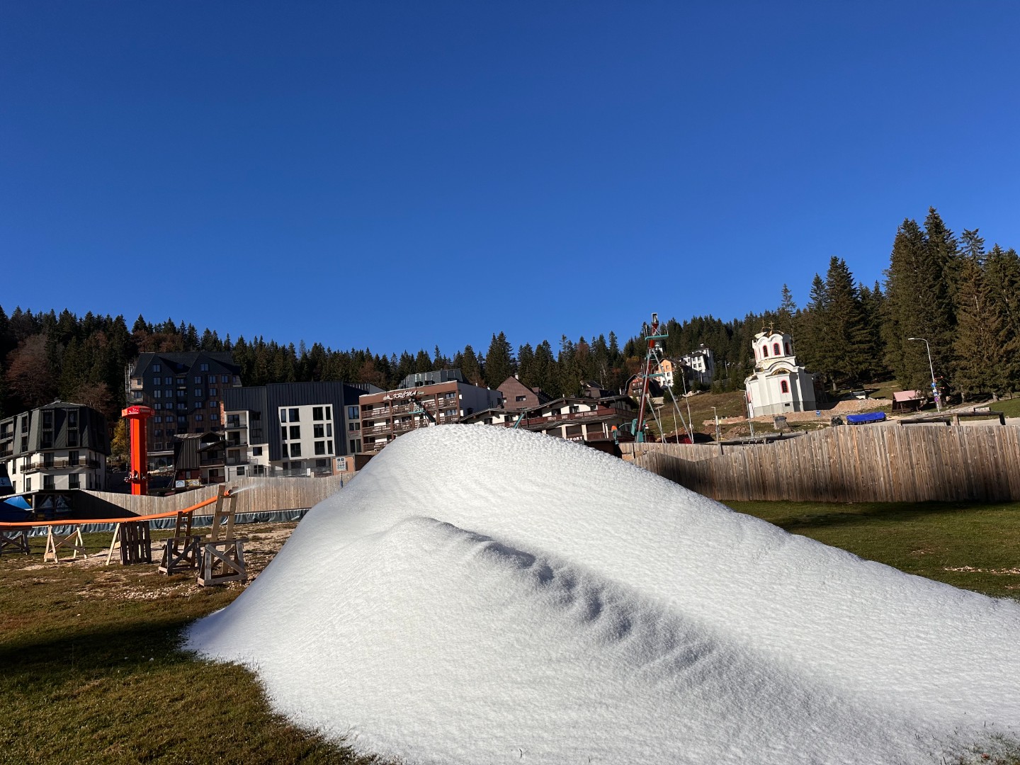 Jahorina počela sa proizvodnjom snijega