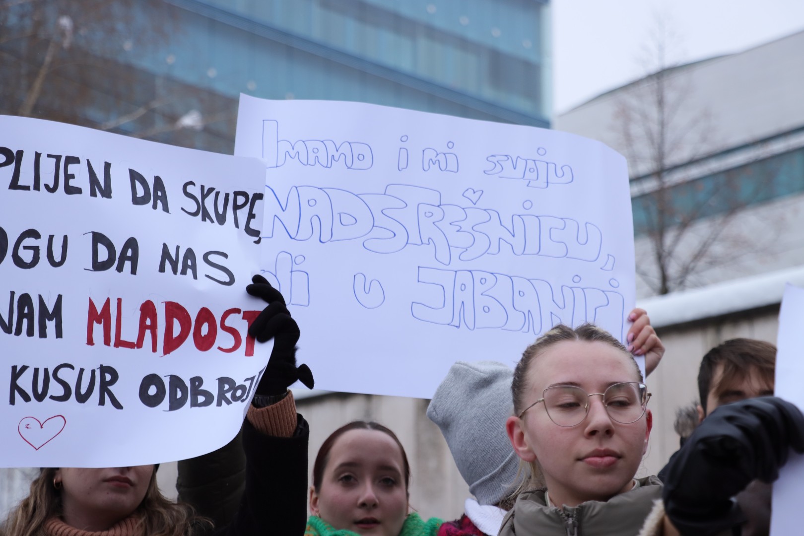 Jedan svijet, (bi)jedna borba: Imamo i mi svoju nadstrešnicu, tešku tone