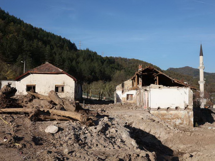 Još traju radovi na raščišćavanju ruševina poplavljenih područja