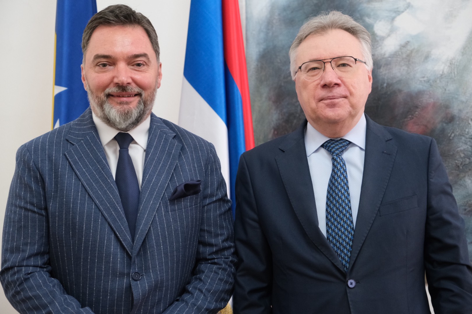 Kalabuhov uručio Košarcu poziv za učešće na Međunarodnom ekonomskom forumu u Sankt Peterburgu