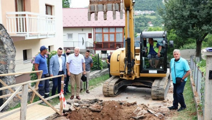 Kalem, Ejubović, Kovač i Hulusić obišli gradilišta u Hadžićima