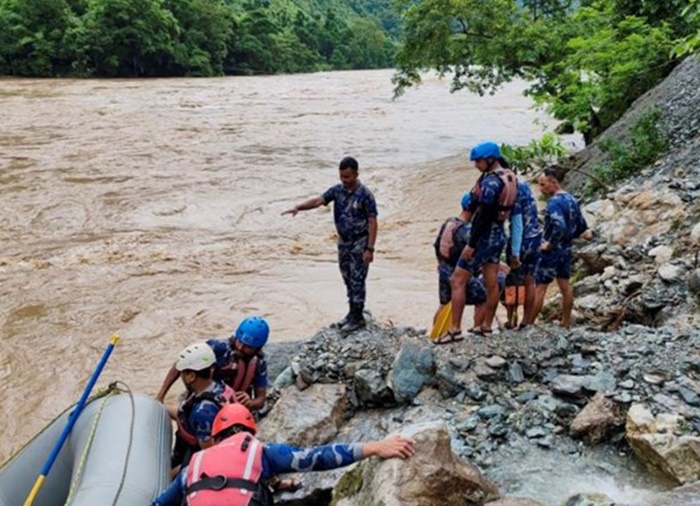 Klizišta i poplave u Nepalu: Dva autobusa završila u rijeci, najmanje 10 mrtvih