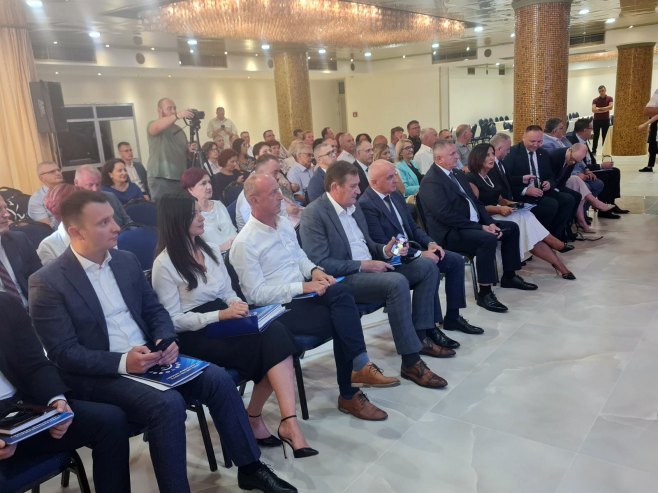 Konferencija o novom sistemu plata u RS zatvorena za javnost