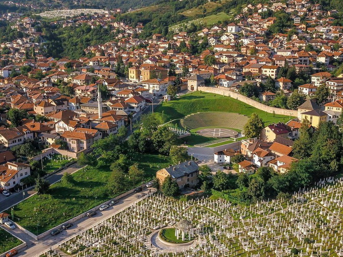 Konkurs za idejni projekt za izgradnju prvog spomenika žrtvama ratnog zločina silovanja u BiH