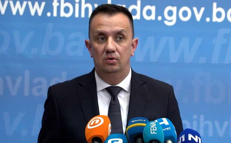 Lakić traži hitnu odluku suda zbog problema Zraka