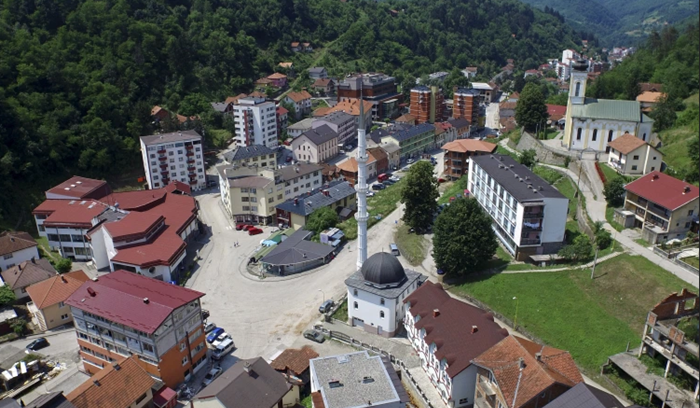 Lideri probosanskih stranaka danas u Srebrenici