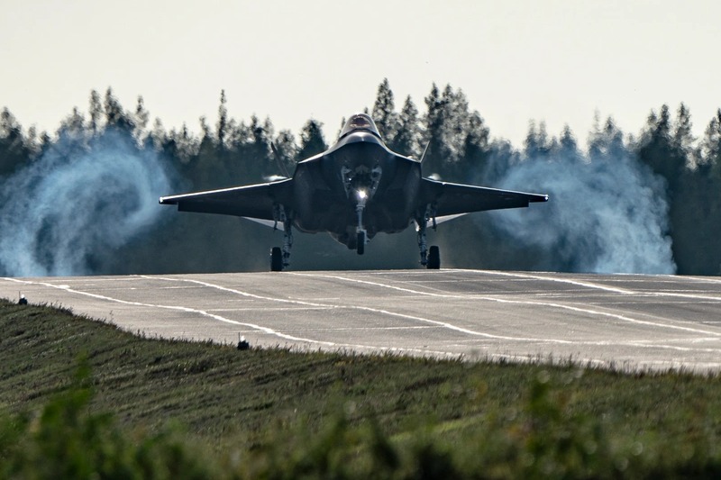 Litvanija traži od NATO-a hitne reakcije: Avioni trebaju rušiti ruske dronove iznad Baltika