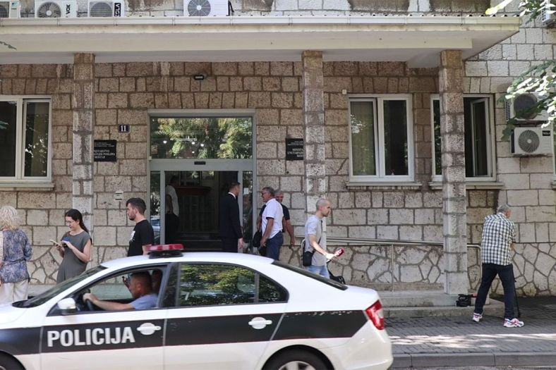 Ljubuški: Muškarac u policijsku stanicu donio ljudske kosti