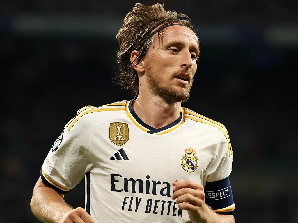 Luka Modrić još godinu u Realu, ali uz duplo manju platu