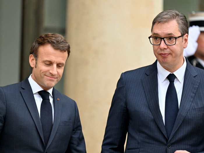 Macron razgovarao s Vučićem: Dijalog jedini način za izlazak iz političke krize