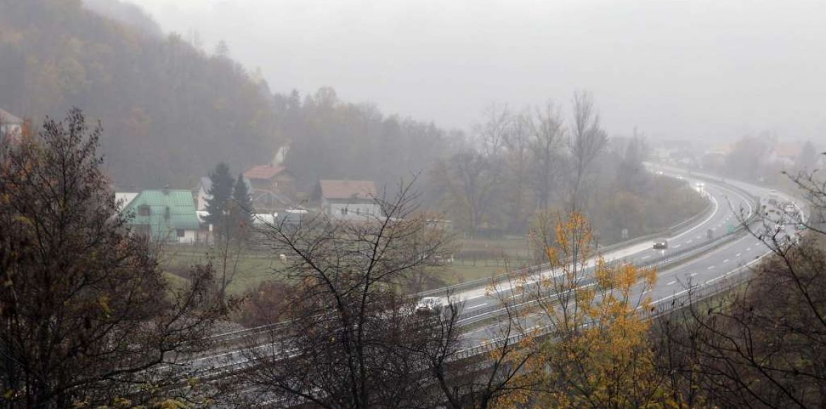 Magla smanjuje vidljivost na dionicama uz rijeke Bosnu, Vrbas i Spreču