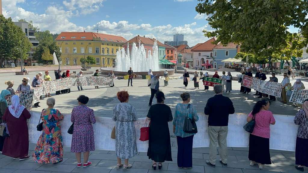 Majke Srebrenice pozivaju na reakciju: Istina o zločincima je dokumentovana!