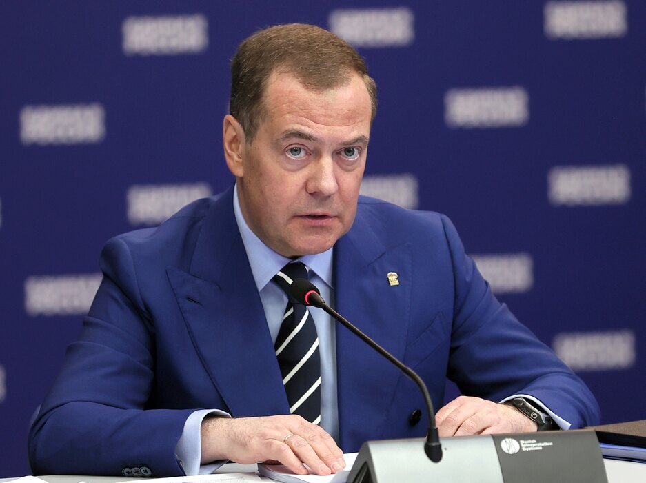 Medvedev: Možda je Biden odlučio napustiti život i povesti sa sobom dio čovječanstva