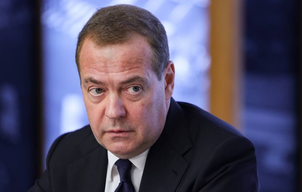 Medvedev: Sjedinjene Države maksimalno profitiraju od sukoba u Ukrajini