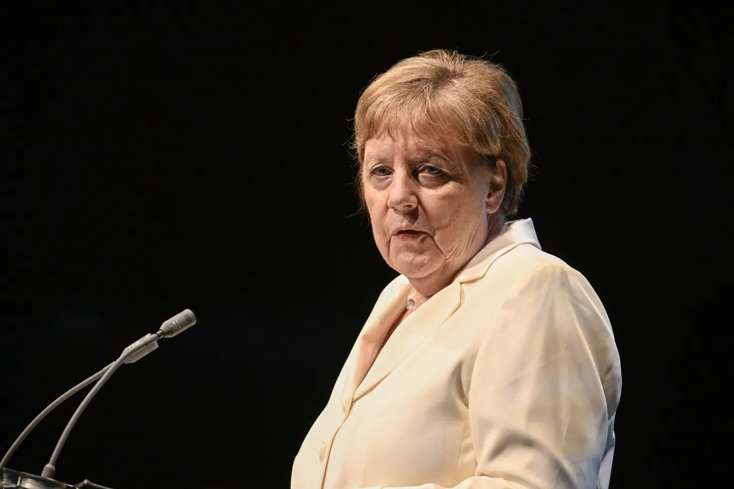 Merkel o Trumpu: Bio je opsjednut njemačkim automobilima i Putinom