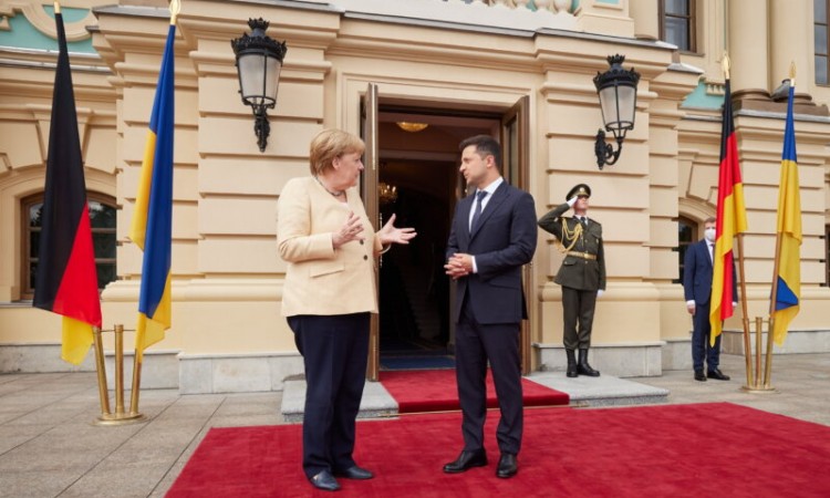 Merkel: Rusija ne smije koristiti plinovod kao oružje