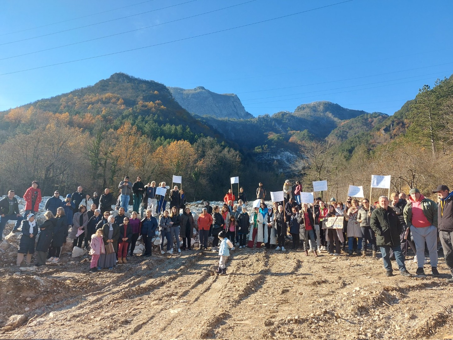 Mještani Donje Jablanice izašli na novi protest: Sanacija štete od poplava spora