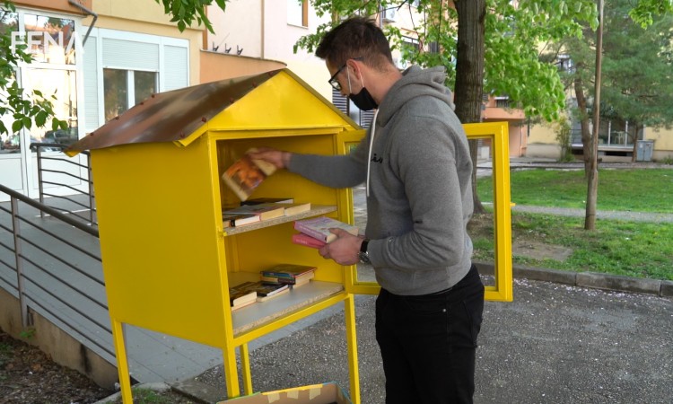 Mostar dobio male ulične biblioteke