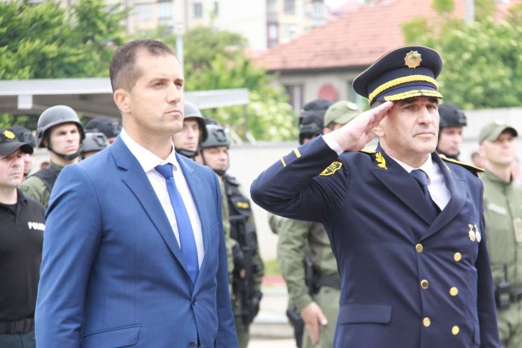 MUP ZDK: Nabavljamo nove uniforme, oružje, borbena oklopna vozila i helikopter