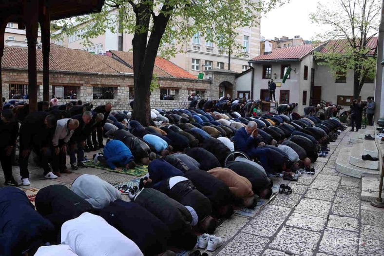 Muslimani u BiH i širom svijeta danas dočekuju Kurban-bajram