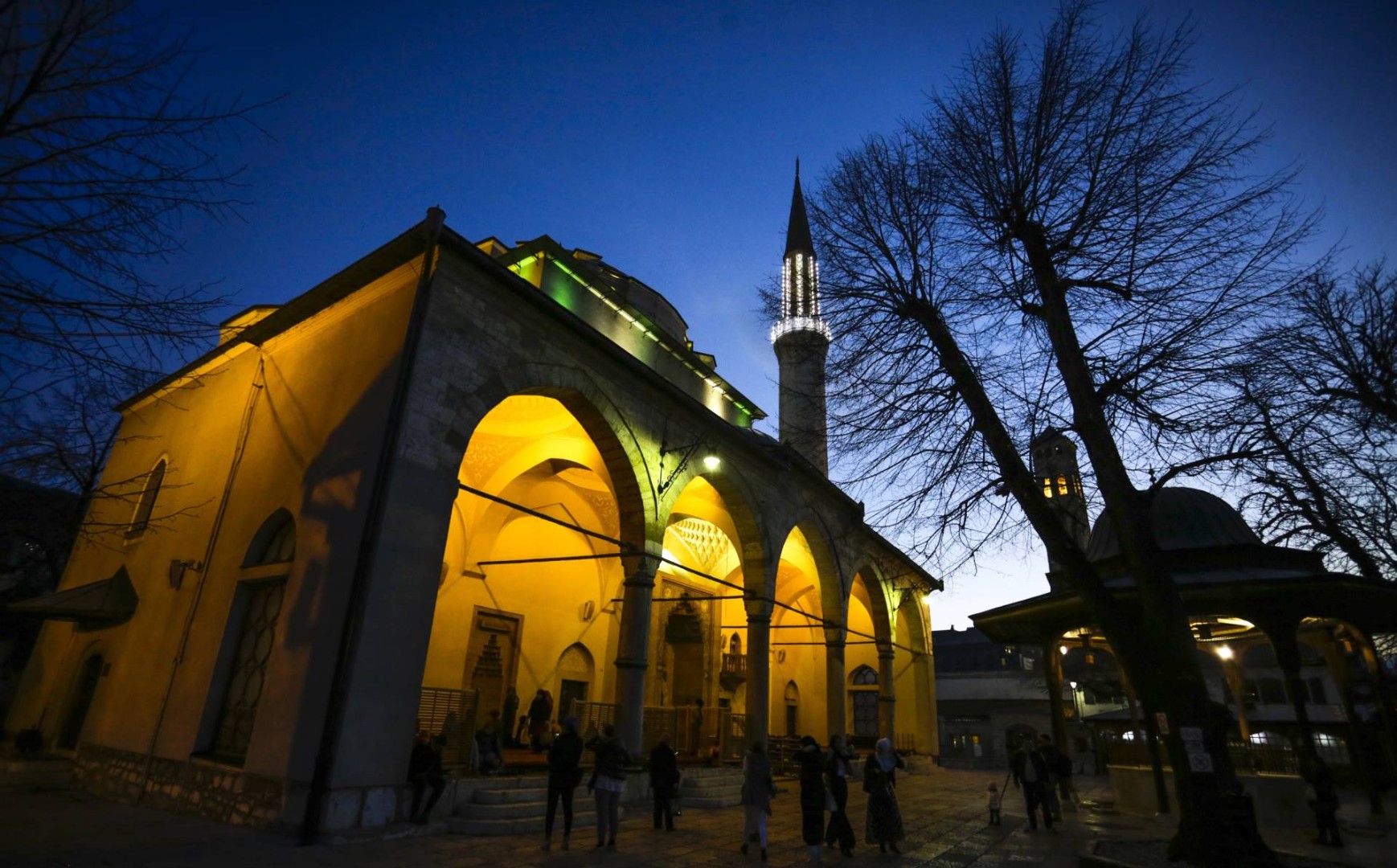 Muslimani večeras obilježavaju Lejletu-Bedr