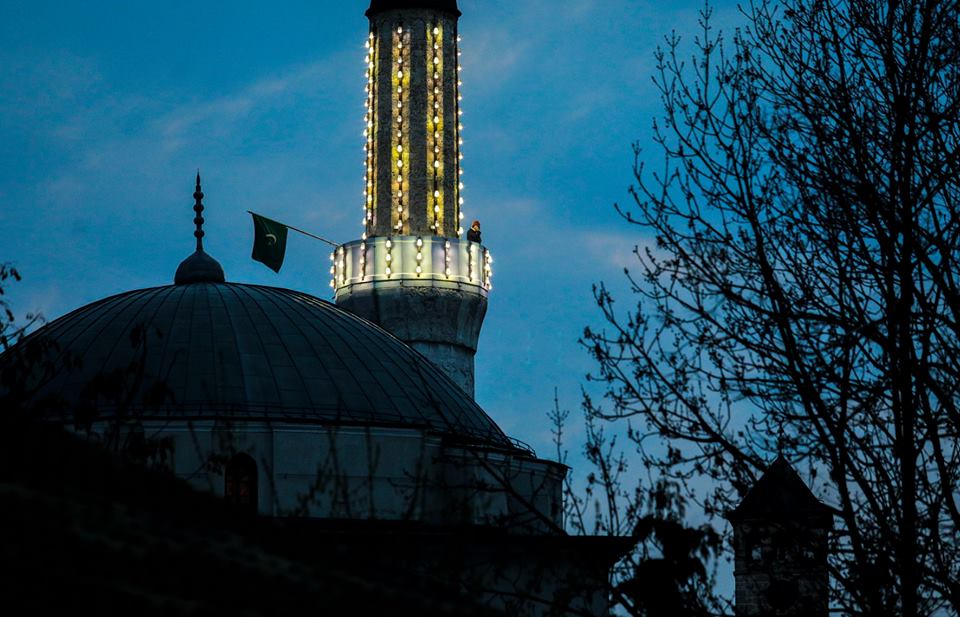 Muslimani večeras obilježavaju Lejletul-Bedr