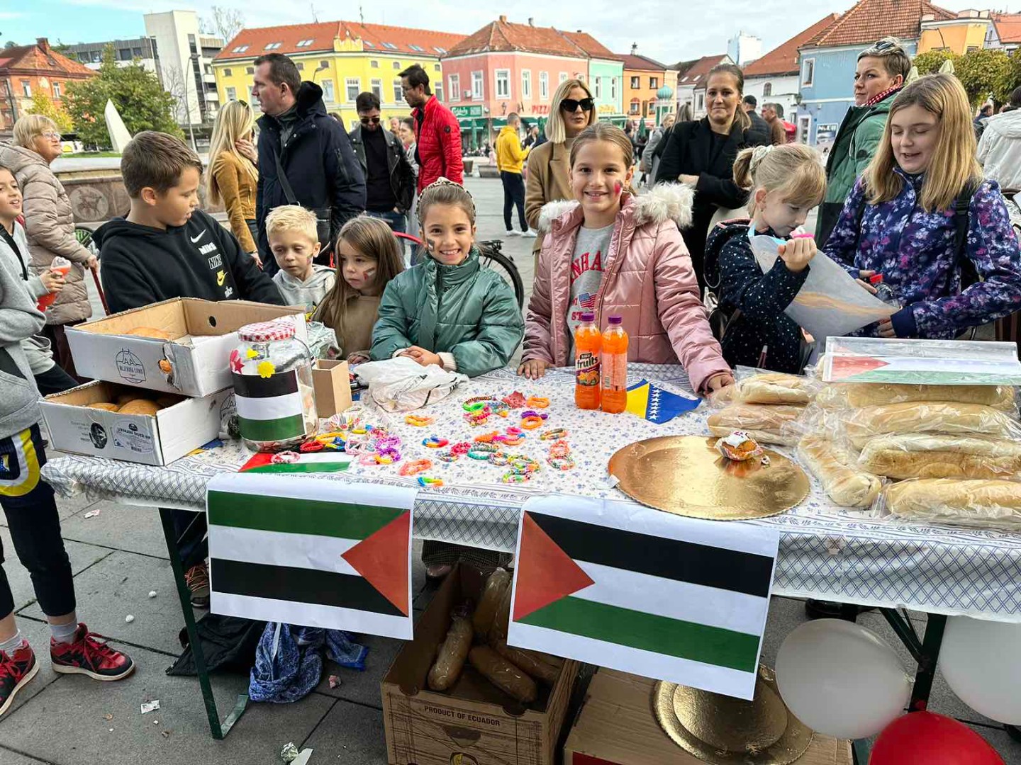 Na bazaru za Palestinu u Tuzli prikupljeno više od 25.000 KM