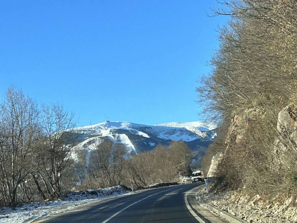 Na Bjelašnici danas minus 11 stepeni, u Stocu plus 14, i sutra u BiH sunčano vrijeme