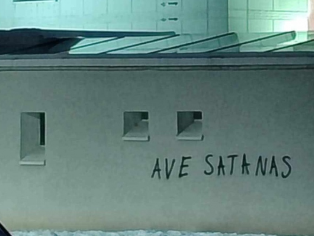 Na džamiji u Brčkom osvanuo grafit 'Ave Satanas'