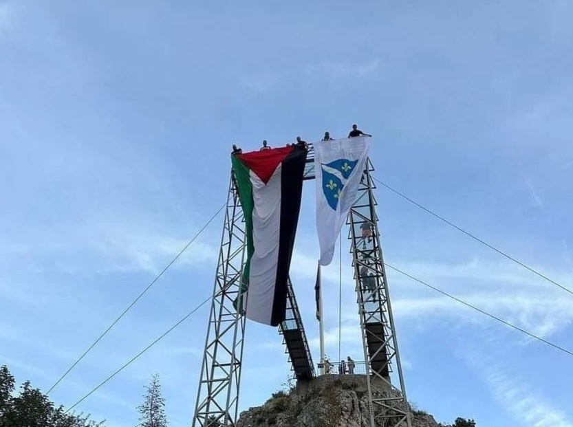 Na Fortici iznad Mostara zastava Palestine