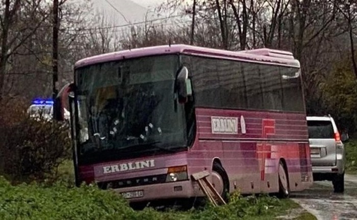 Na Kosovu uhapšena tri osumnjičena za napad na autobus