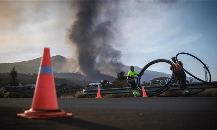 Na ostrvu La Palma policijski sat zbog zagađenja zraka vulkanskom erupcijom